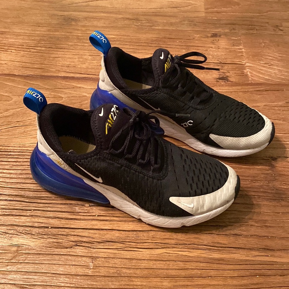 Nike Boys (6) 270’s tennis shoes